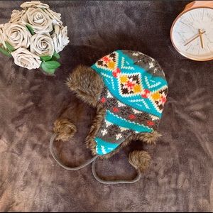 🎉 3/$15 🎉 Furry multicolor Kirra ski hat ⛷💙